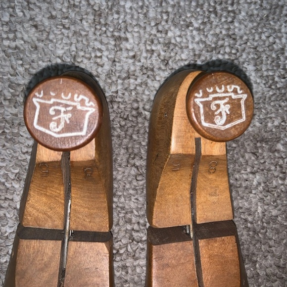 Florsheim  Size 8.5 Vintage Wood Solid Oak Full Foot shoe Shapers Jointed Vented